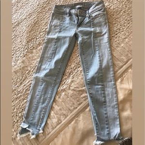 Super cute Trendy jeans! American eagle!